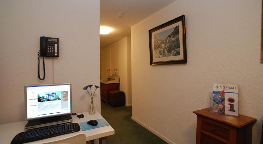 Фото 
Suvretta House
