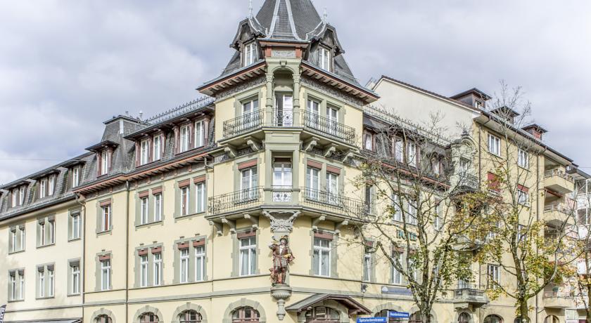 
Alpenhotel + Restaurant Sardona
