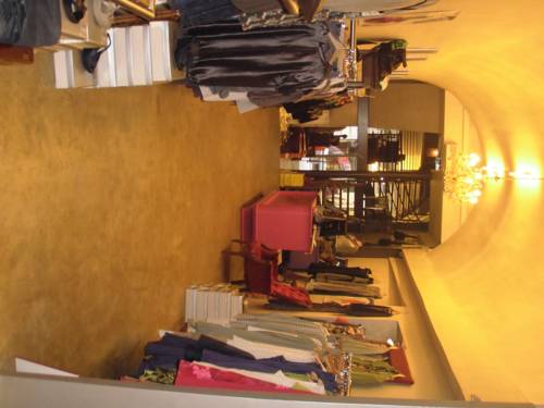 Фото 
Gozsdu Court Aparthotel
