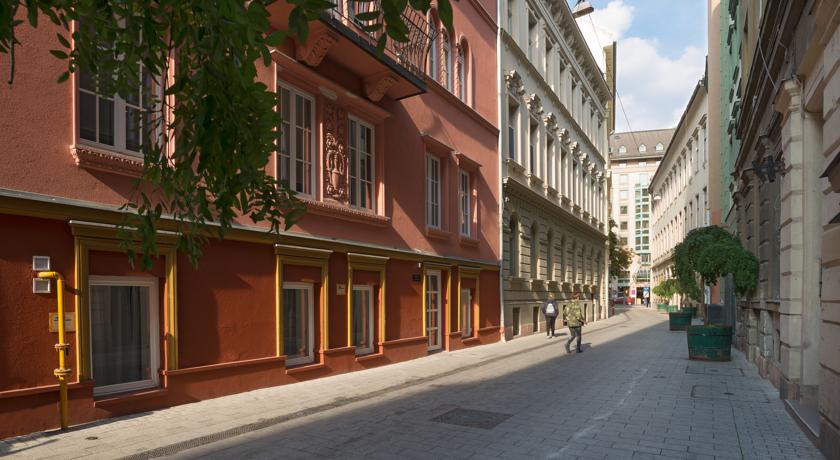 
Toldy Apartment
