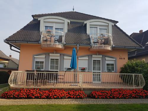 Фото 
Krúdy Panzió
