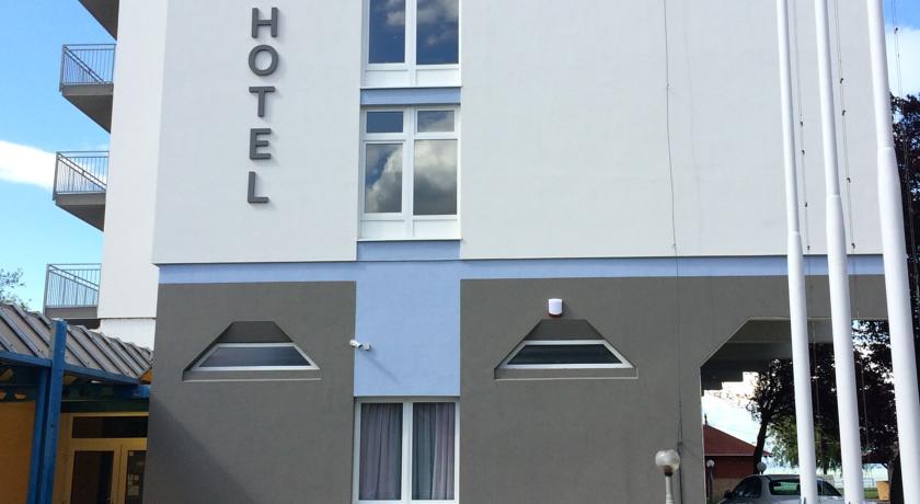 Фото 
Sunrise Studio Apartman
