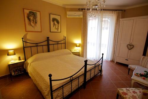 Фото 
Apartman Pávai-Silye
