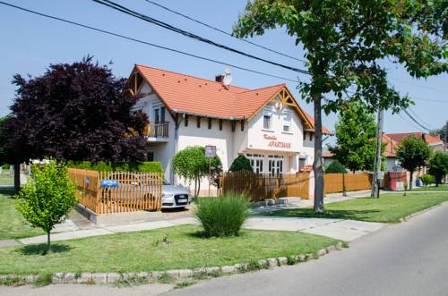 Фото 
Sándor Apartmanház
