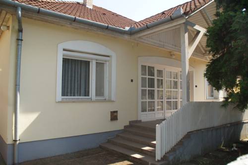 Фото 
Muskátli Apartman 2.
