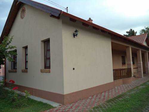 Фото 
Lilla Vendégház
