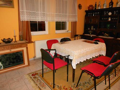 Фото 
Kaktuszvirág Apartmanház
