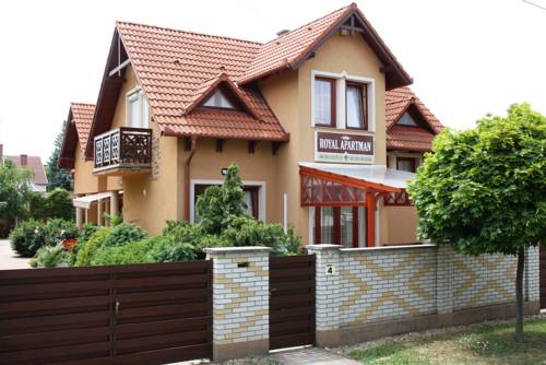 Фото 
Média Panzió és Apartmanház
