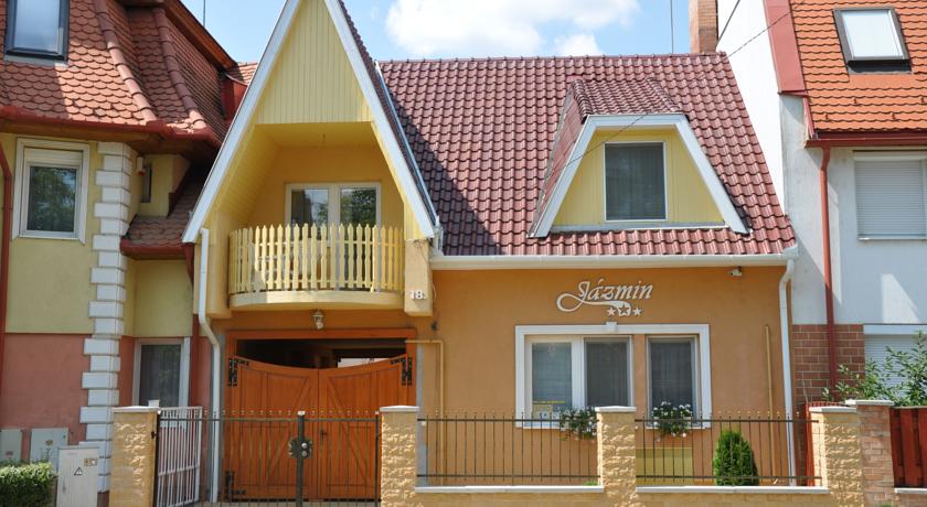 
Mary Apartmanház Hévíz
