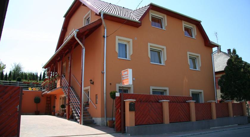 Фото 
Erna apartman
