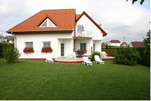 Фото 
Marica Vendégház
