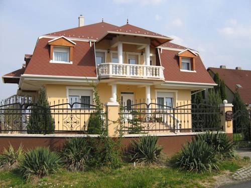 Фото 
Éva Apartman
