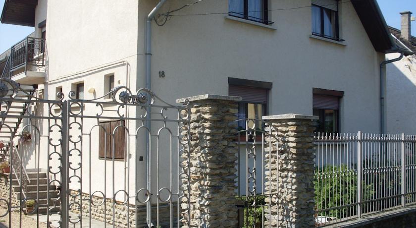 Фото 
Bridgehaus
