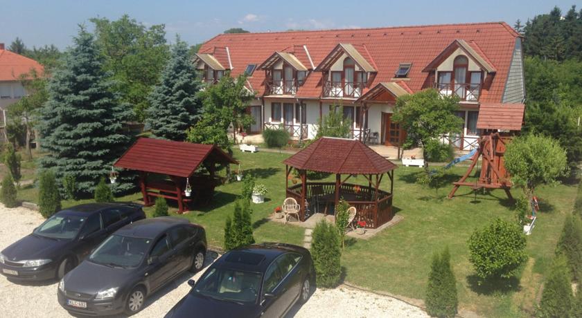 Фото 
Babi Guesthouse
