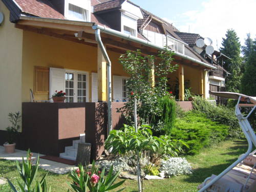 Фото 
Sándor Apartman
