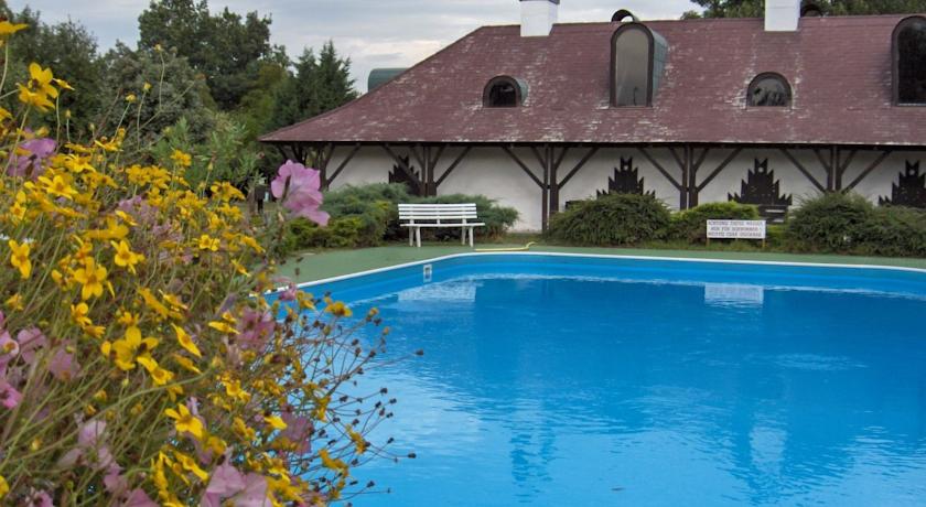 Фото 
Mérey Apartment
