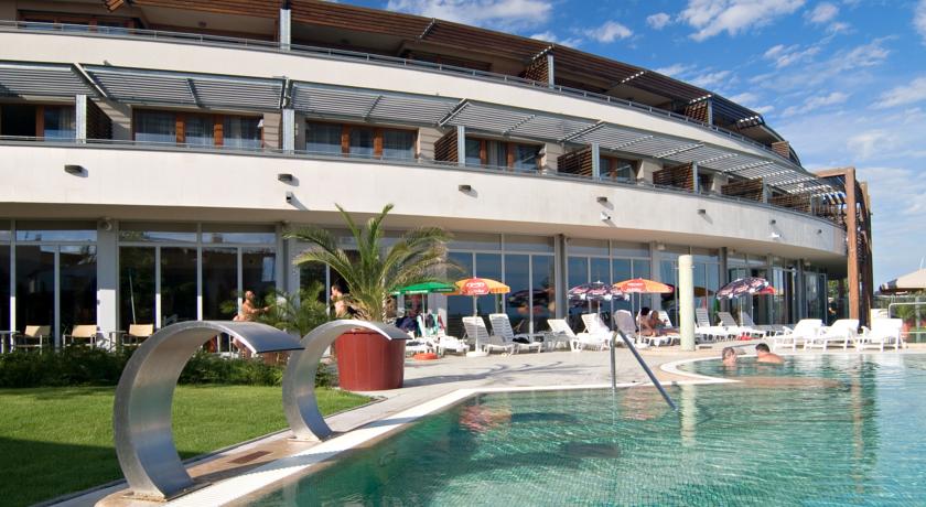 Фото 
Hotel Mátrix
