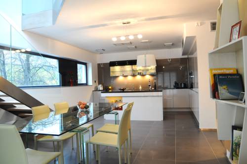 Фото 
Aquarius Apartman
