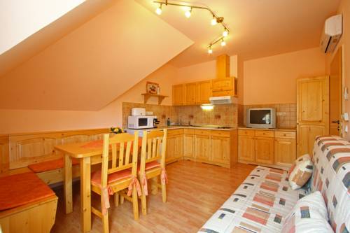 Фото 
Atmoszféra Apartman
