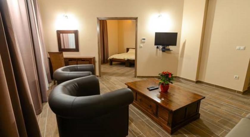 Фото 
Újsziget Vendégház
