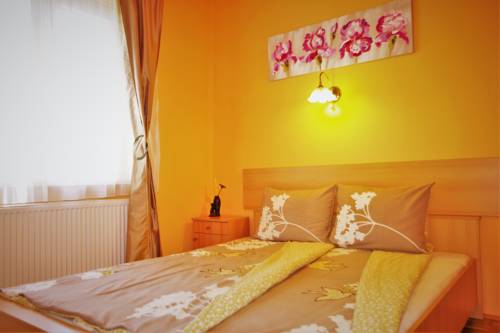 Фото 
Tinódi Hotel és Étterem
