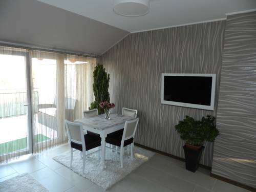 Фото 
Play Pub Étterem és Panzió
