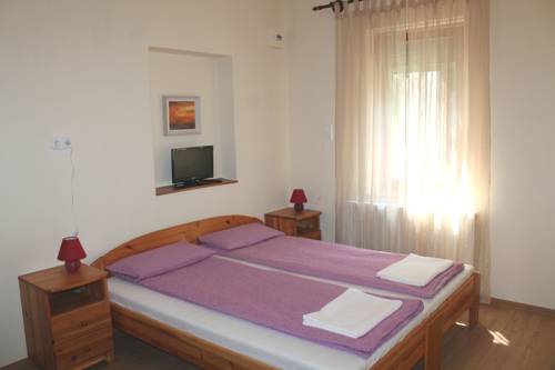 Фото 
Doris Apartment
