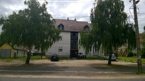 
Lia Apartman
