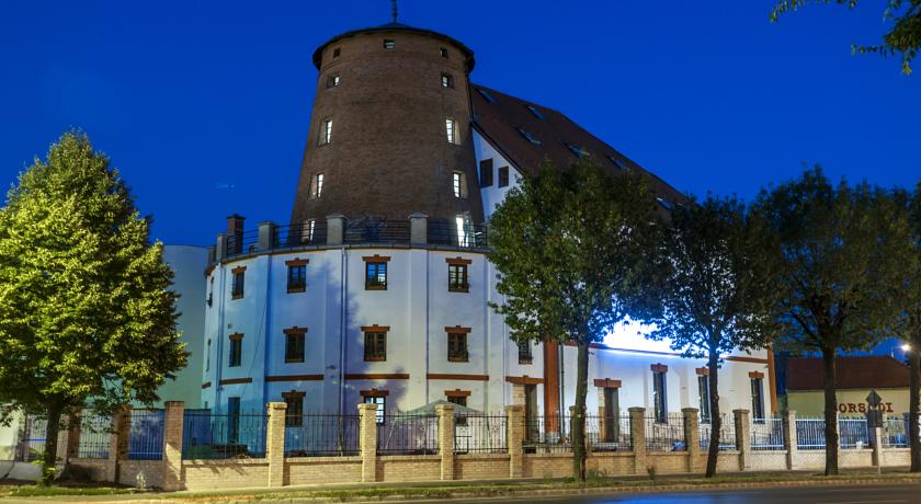 Фото 
Hét Pecsét Fogadó Étterem
