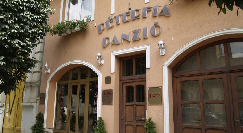 Фото 
Vadászkürt Panzió és Étterem
