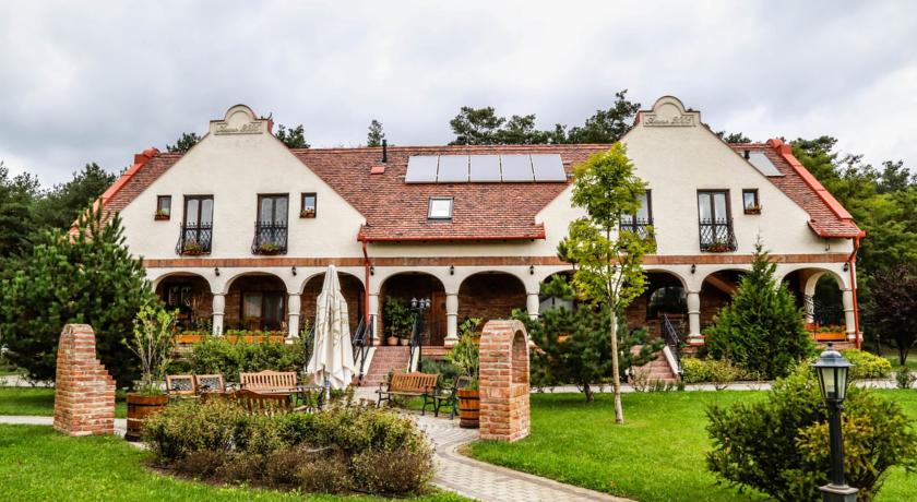 Фото 
Jägermeister Panzió
