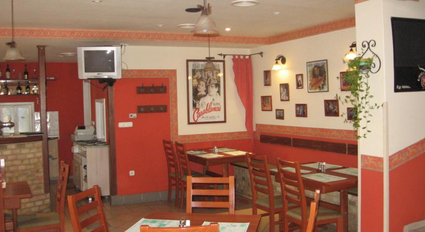 Фото 
Randevu Apartmanház
