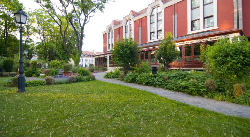 Фото 
Polonia Apartman
