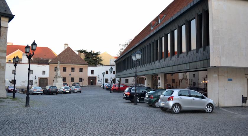 Фото 
Johanna Apartmanház
