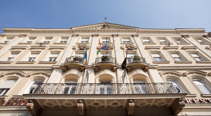 Фото 
Szinyó Apartmanház
