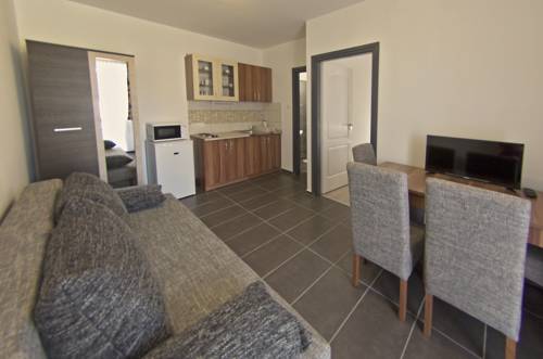 Фото 
Kemence Csárda és Szálloda
