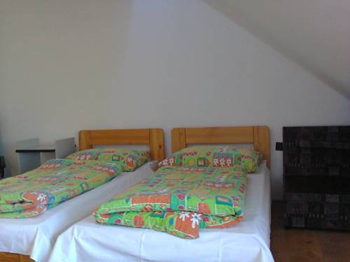 Фото 
Engler Hotel-Étterem
