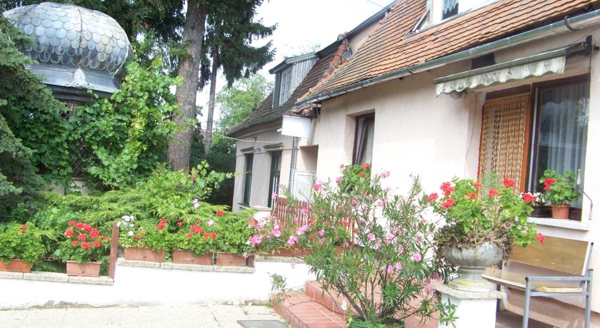 Фото 
Óvár Apartman Hotel
