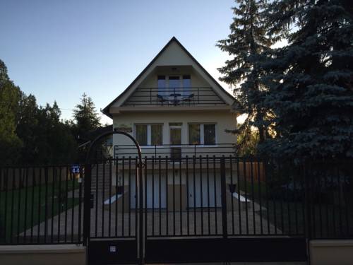 Фото 
The Leela Ambience Convention Hotel Delhi
