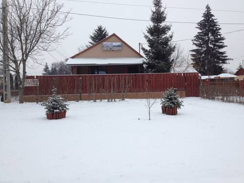 Фото 
The Ashtan Sarovar Portico
