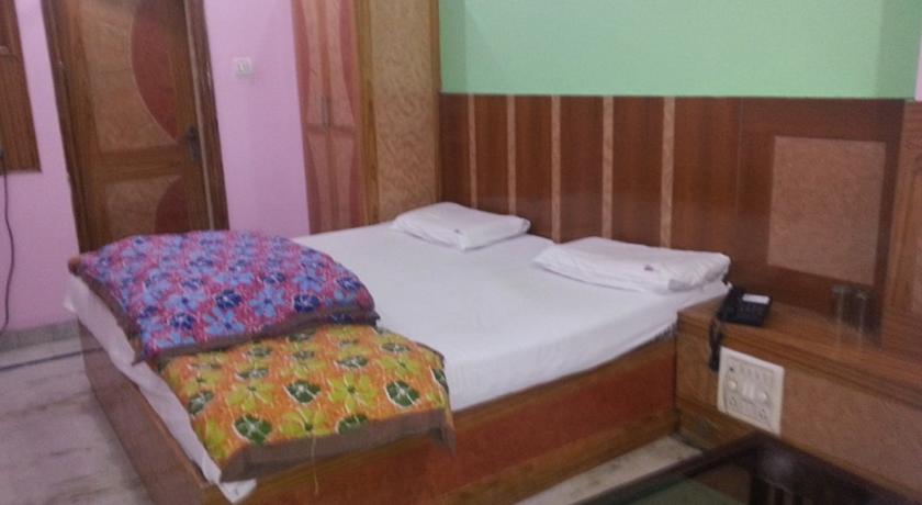 Фото 
Highgates Hotel
