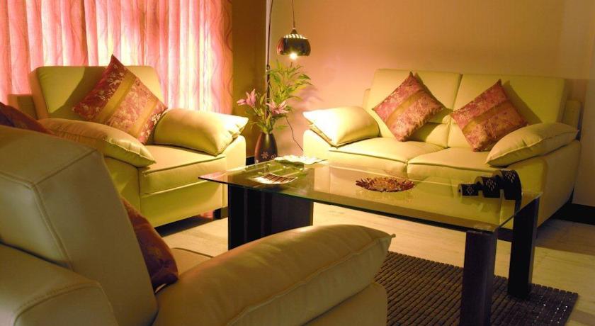 Фото 
Umaid Bhawan - Heritage Style Hotel
