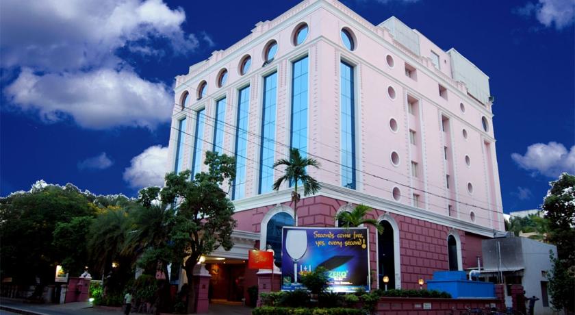 Фото 
Season 4 Residences
