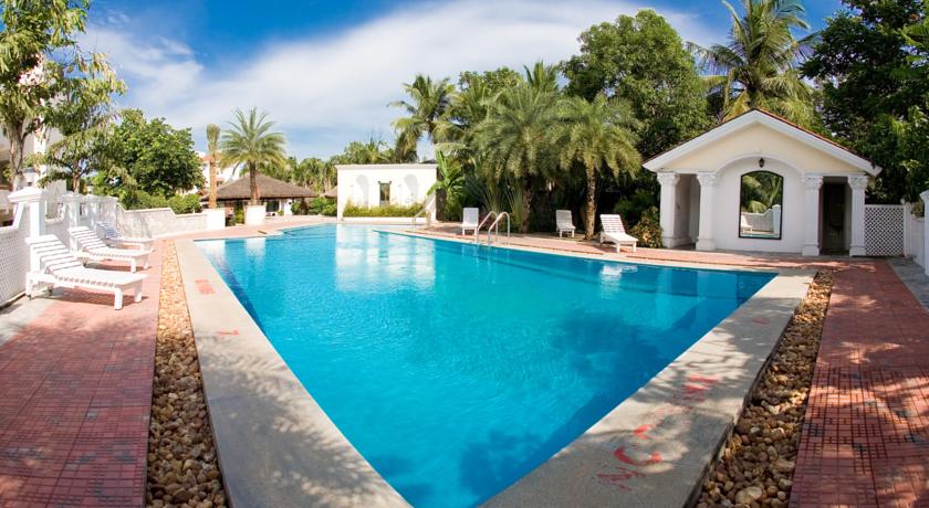 Фото 
The Sahil Hotel
