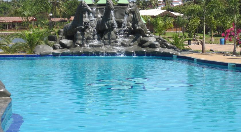 Фото 
SinQ Party hotel
