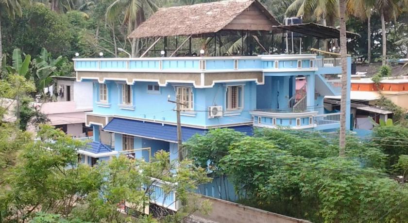 Фото 
Indeevaram Apartments
