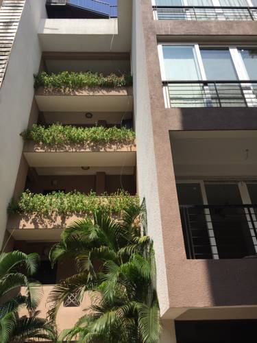 Фото 
Riveria Foothills & Residency Apartments
