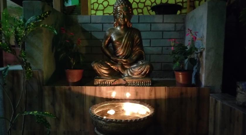 Фото 
TripThrill Golden Sands Apartments
