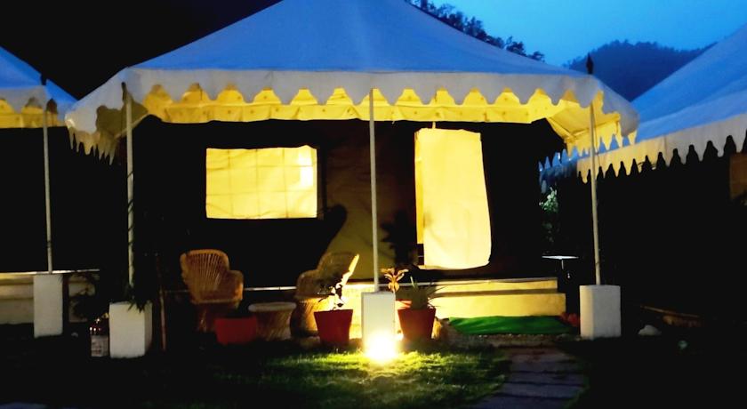 Фото 
Woodstock Village Bamboo Cottages
