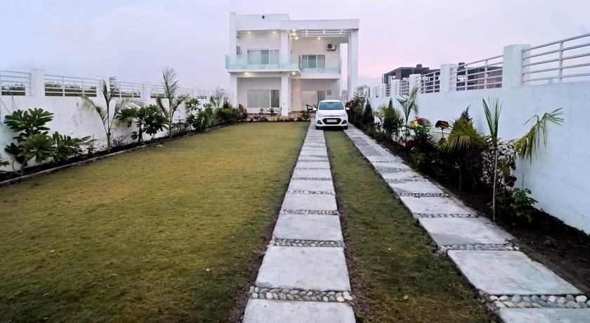 Фото 
TripThrill Casa Blanca 5 Bedroom Villa
